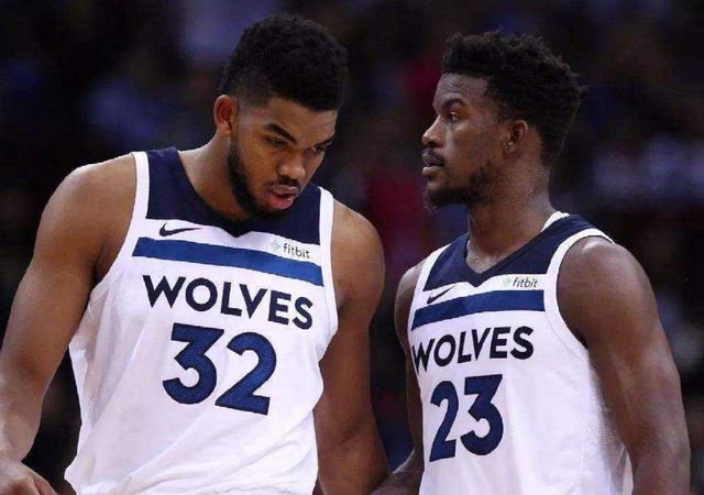 巴萨出球端 巴萨出球端