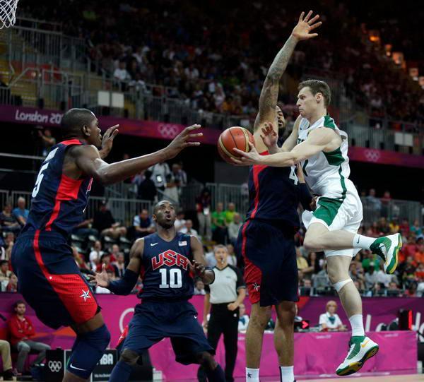 尤其在防守 尤其在防守